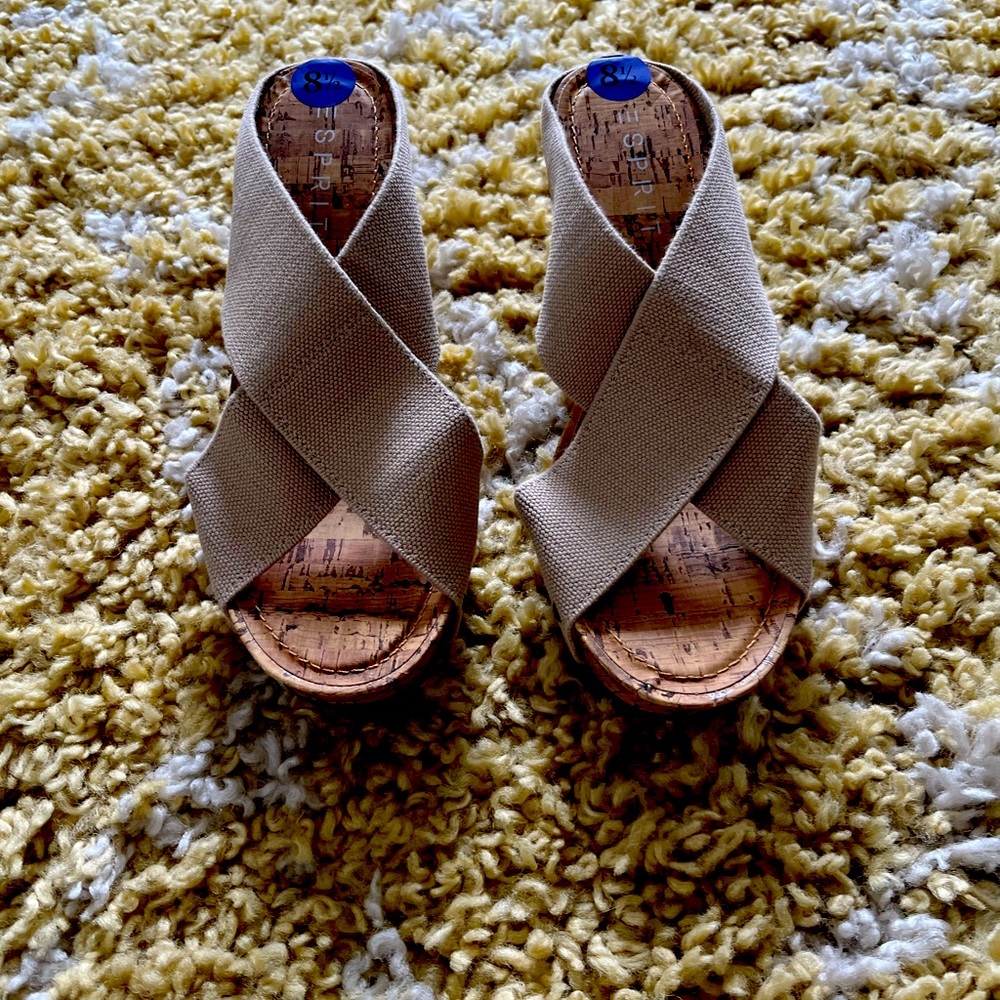 Esprit size 8.5 beige platform sandals